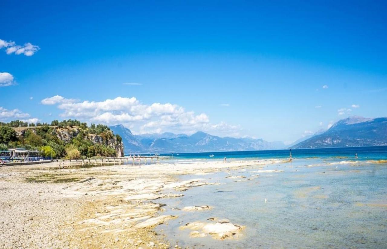 Perseo Apartment - 200M Dal Lago Di Garda シルミオーネ エクステリア 写真