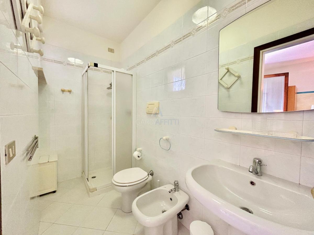 Perseo Apartment - 200M Dal Lago Di Garda シルミオーネ エクステリア 写真