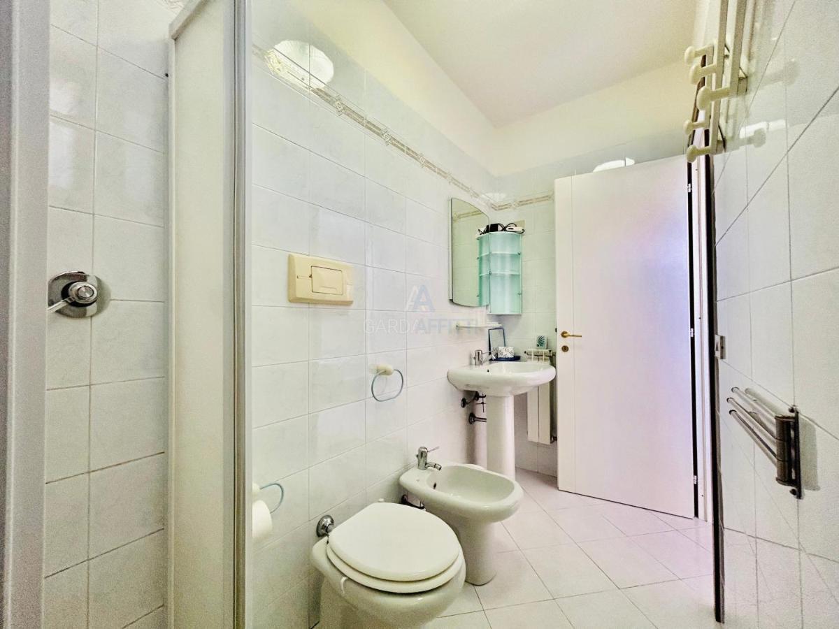 Perseo Apartment - 200M Dal Lago Di Garda シルミオーネ エクステリア 写真