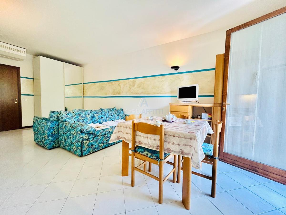Perseo Apartment - 200M Dal Lago Di Garda シルミオーネ エクステリア 写真