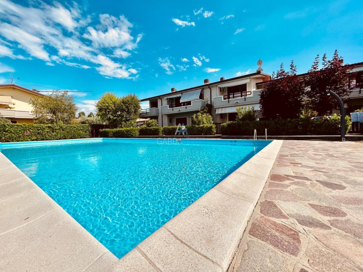 Perseo Apartment - 200M Dal Lago Di Garda シルミオーネ エクステリア 写真